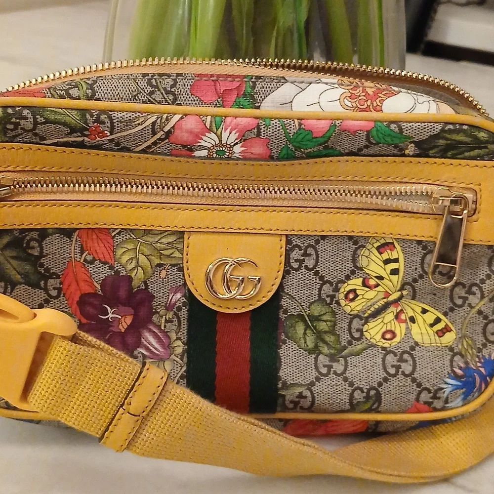 Gucci GG Supreme Floral Crossbody Bag - Yellow and Multicolor - Picture 2 of 8